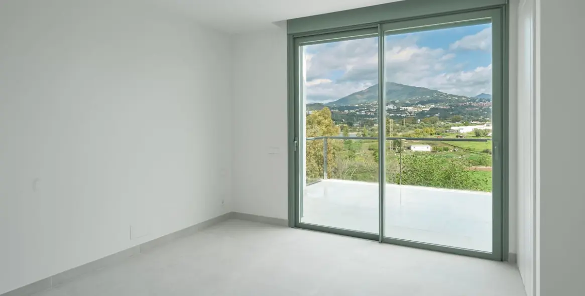 Sale of semi-detached house in San Pedro de Alcántara 10