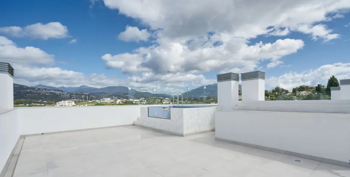 Sale of semi-detached house in San Pedro de Alcántara 17