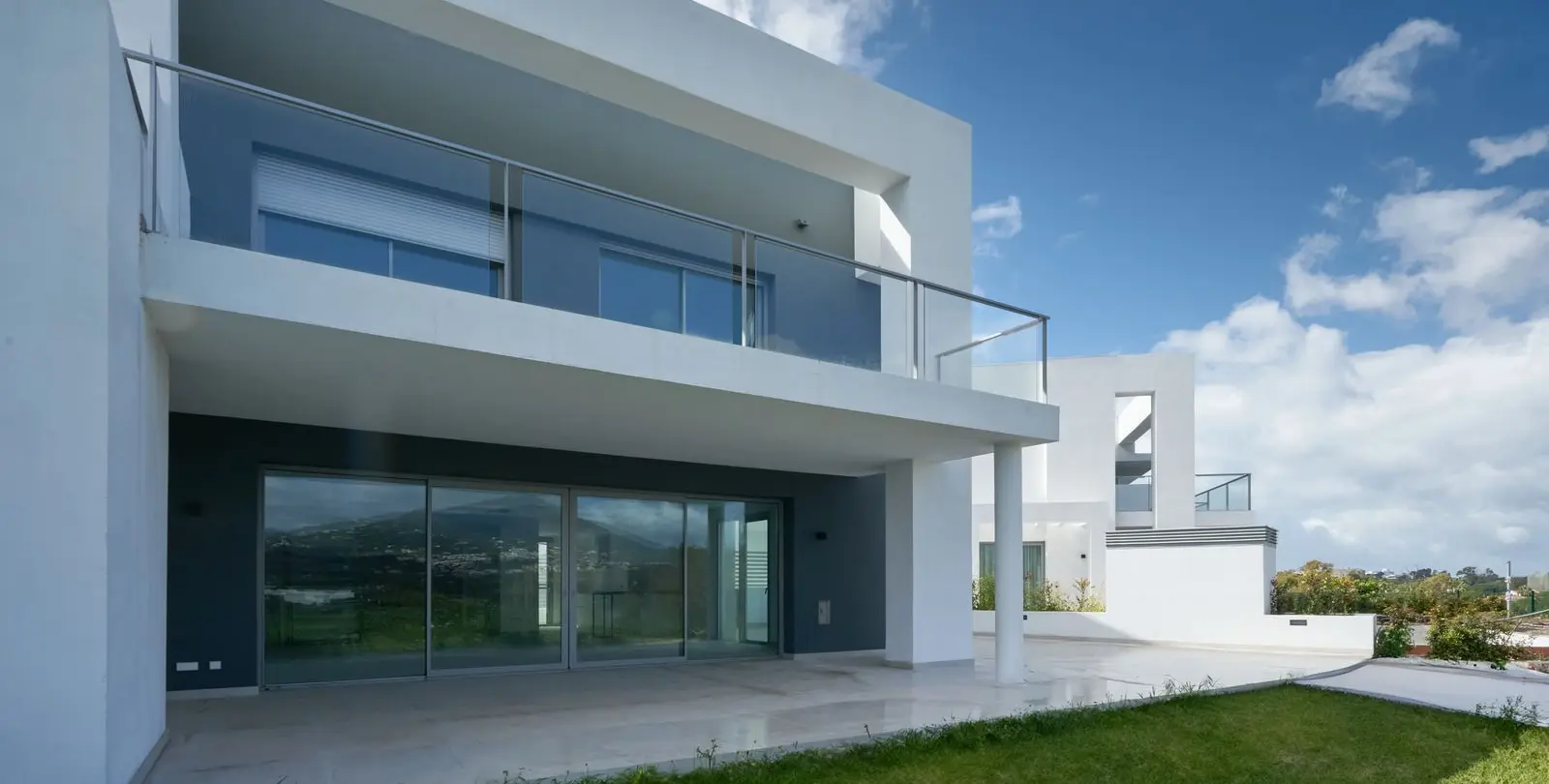 Sale of semi-detached house in San Pedro de Alcántara 2