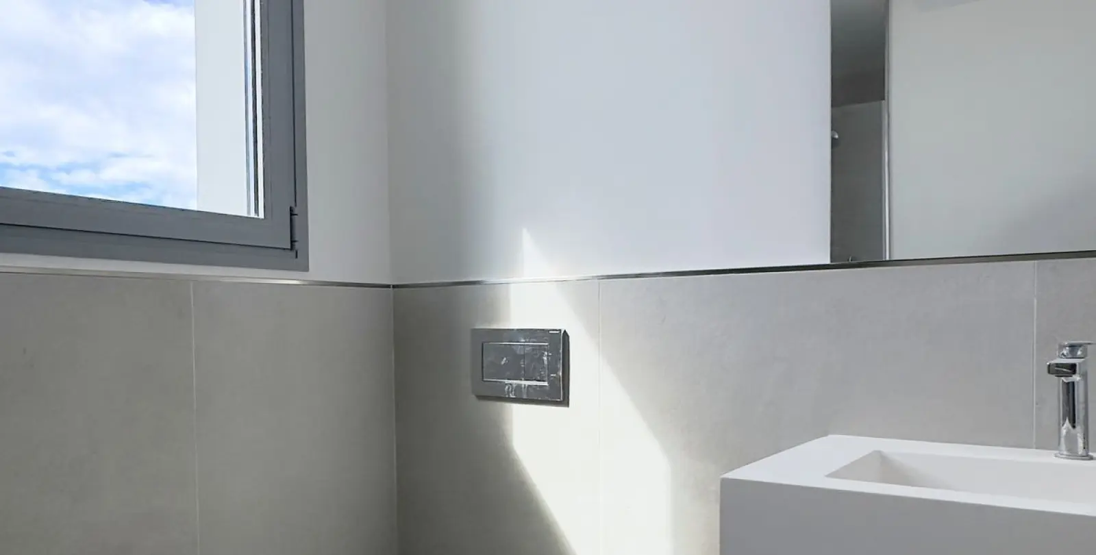 Sale of semi-detached house in San Pedro de Alcántara 16