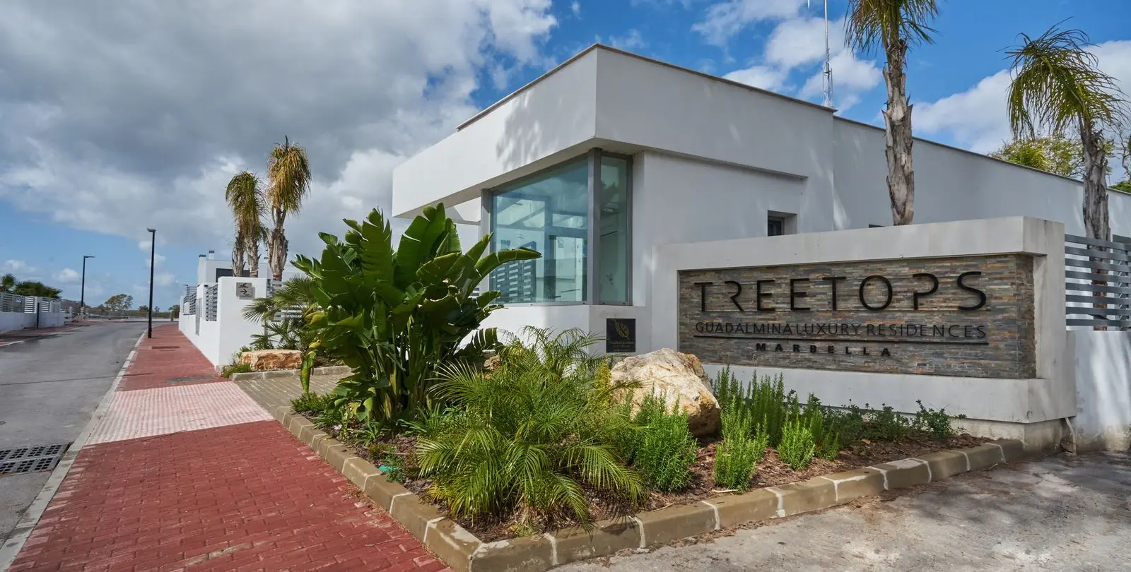 Sale of semi-detached house in San Pedro de Alcántara 23