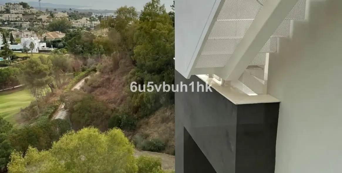 Sale of penthouse in La Quinta 25