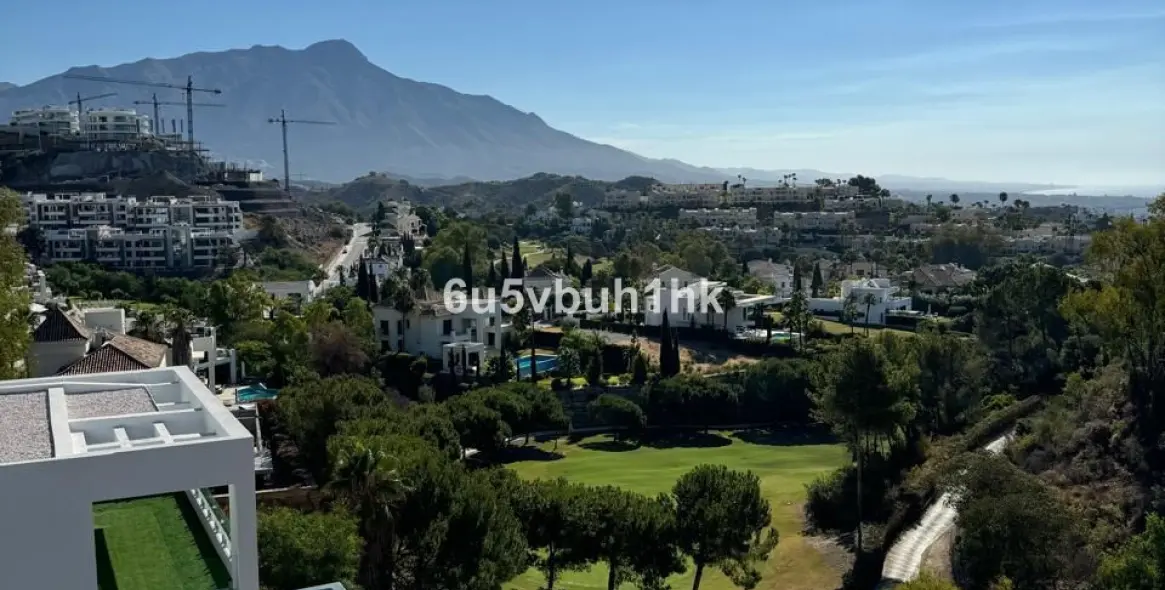 Sale of penthouse in La Quinta 28