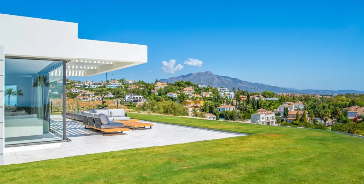 Sale of middle floor apartment in El Paraiso 9