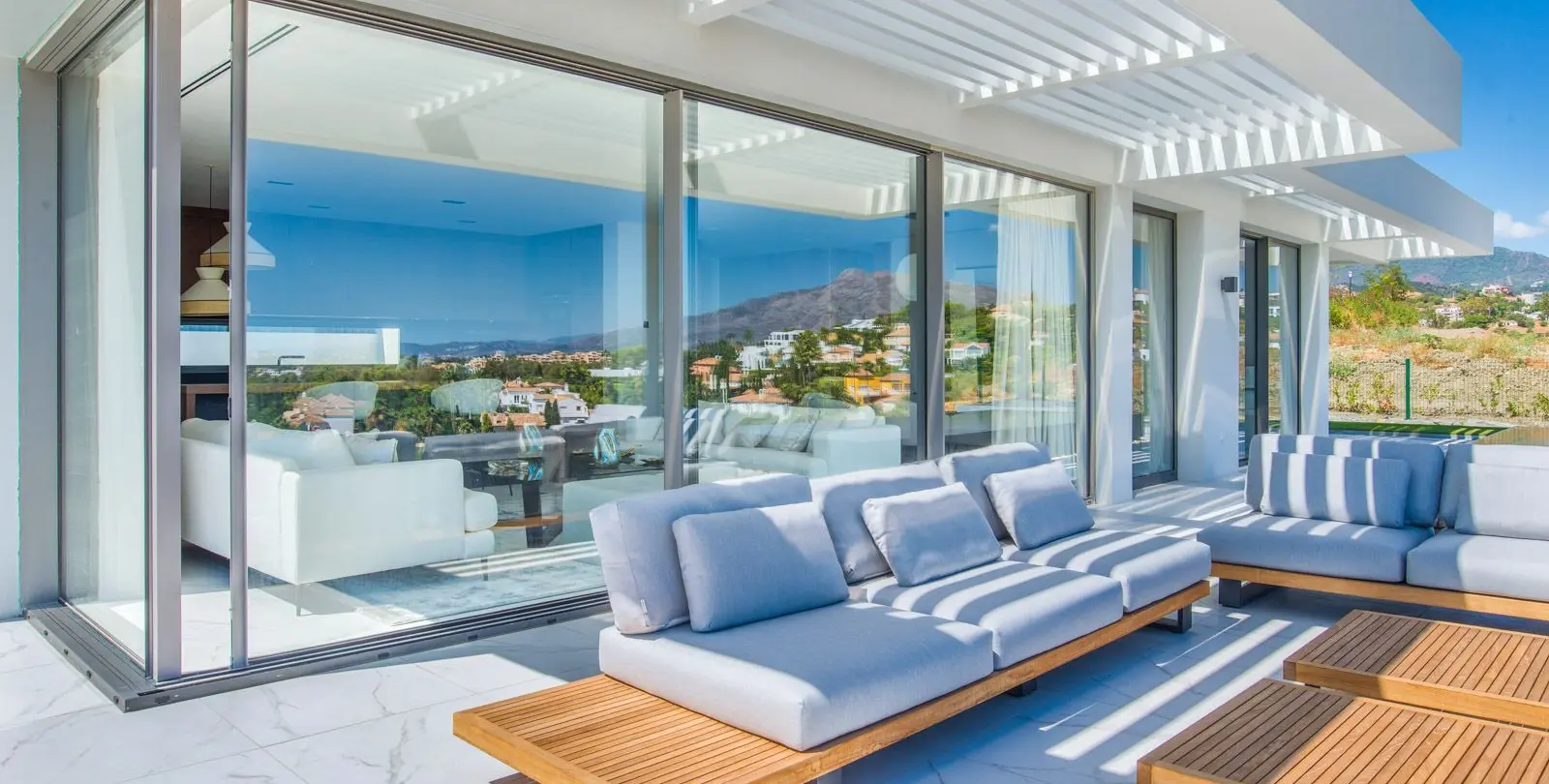 Venta de apartamento en planta media en El Paraiso 18