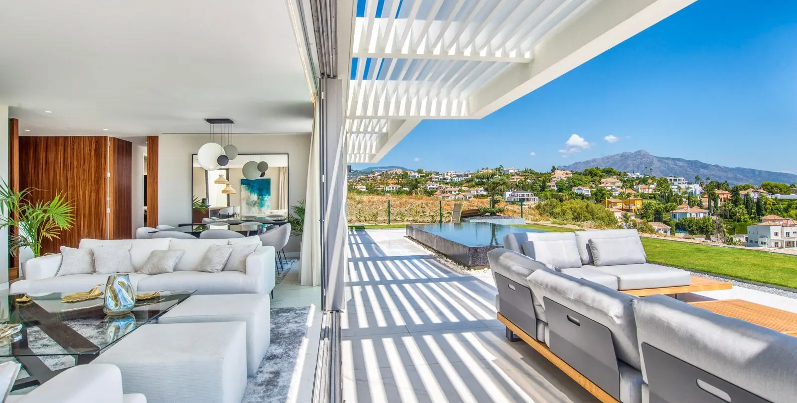 Venta de apartamento en planta media en El Paraiso 19