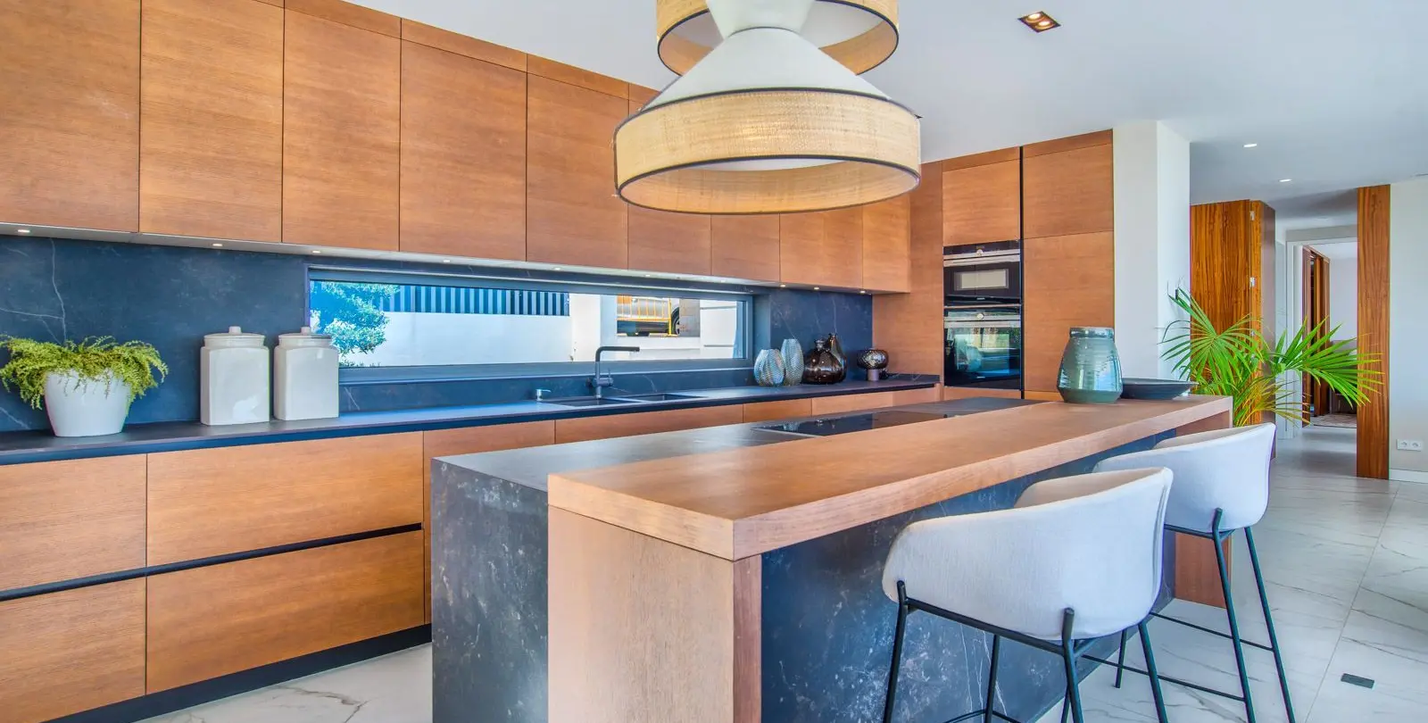 Venta de apartamento en planta media en El Paraiso 26