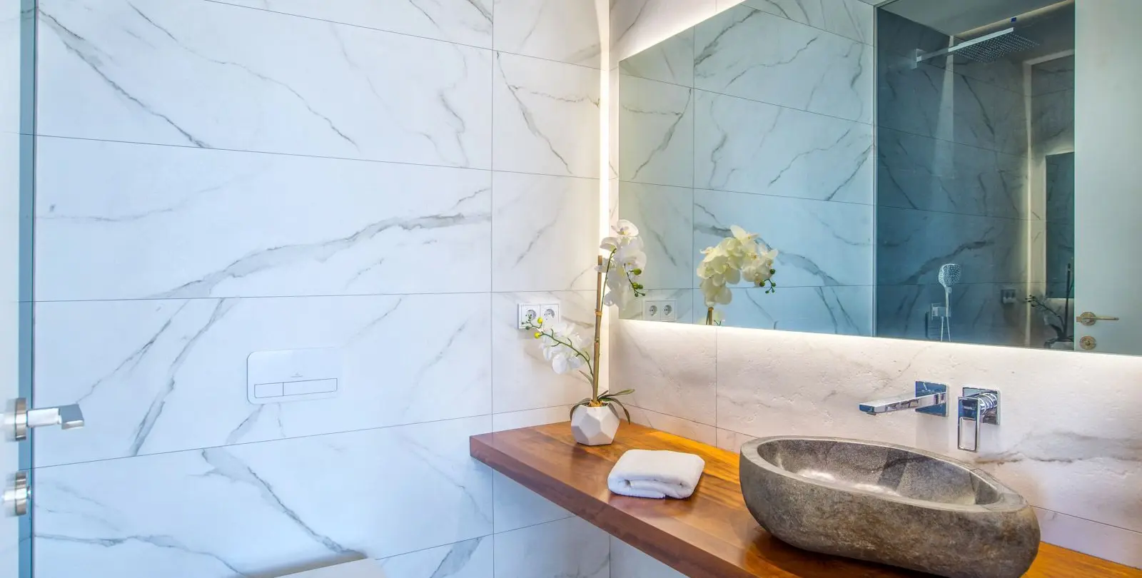 Venta de apartamento en planta media en El Paraiso 28