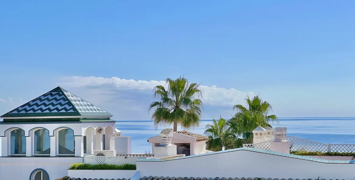 Venta de ático dúplex en Estepona 1