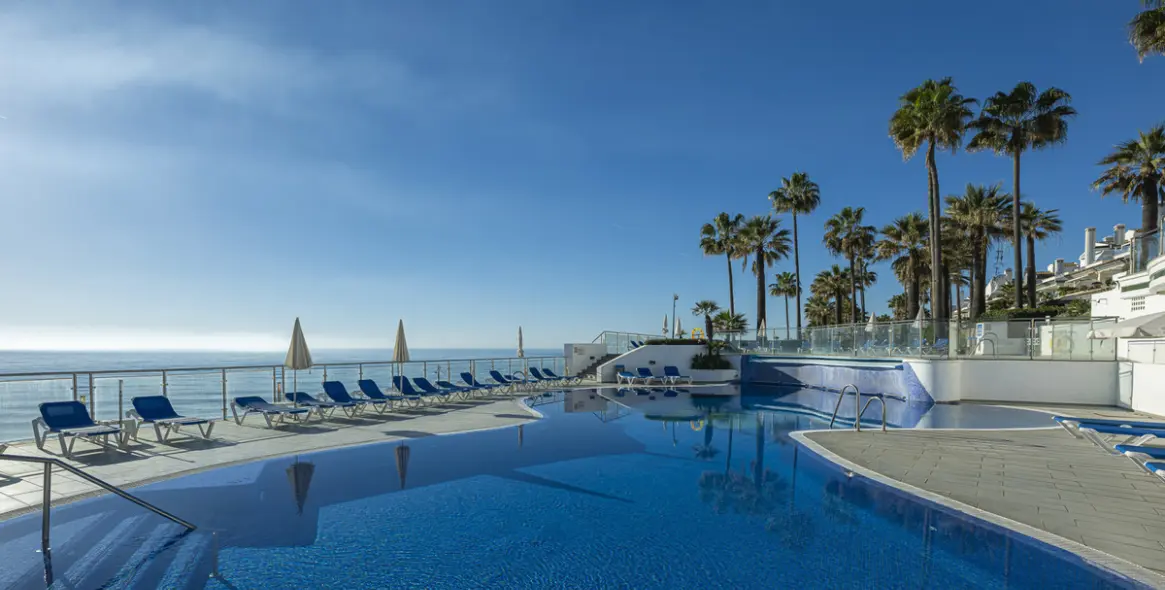 Venta de ático dúplex en Estepona 4