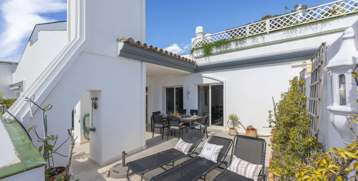 Venta de ático dúplex en Estepona 8