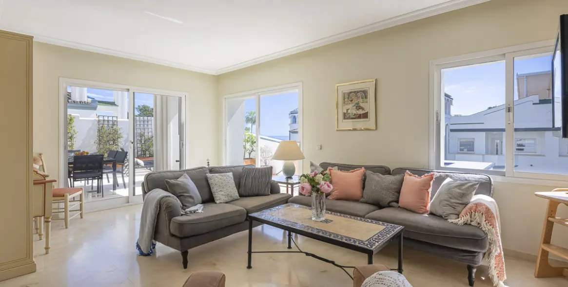 Venta de ático dúplex en Estepona 9