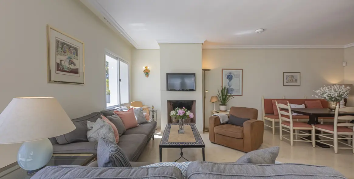 Venta de ático dúplex en Estepona 13