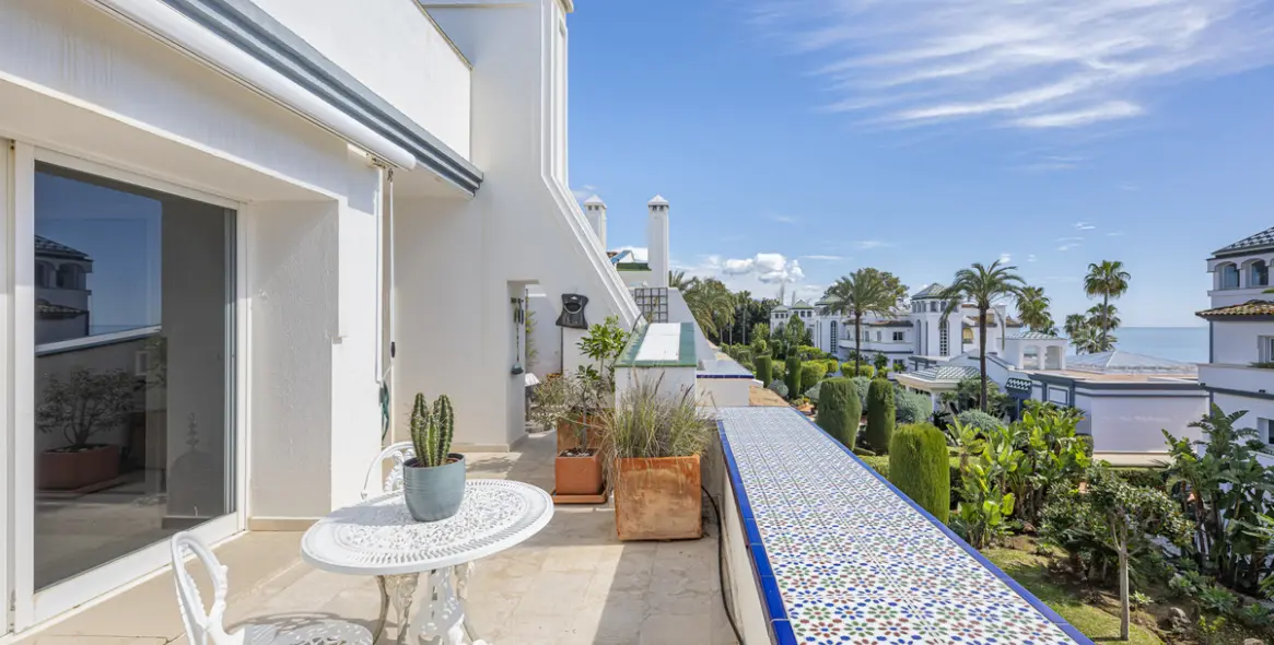 Venta de ático dúplex en Estepona 14