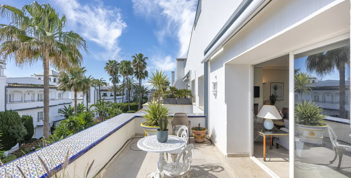 Venta de ático dúplex en Estepona 15