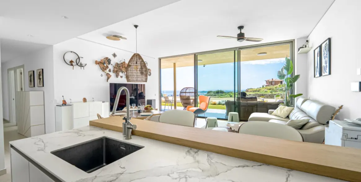Sale of ground floor apartment in Fuengirola 2
