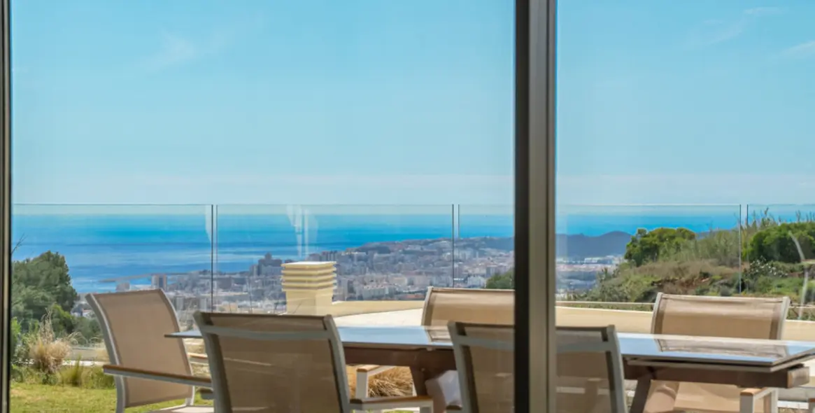 Sale of ground floor apartment in Fuengirola 11