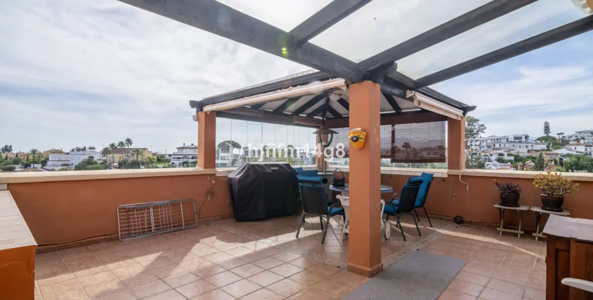 Sale of penthouse duplex in Nueva Andalucía 3