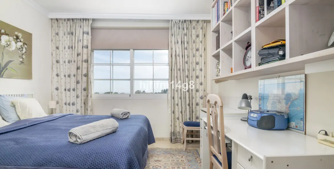 Sale of penthouse duplex in Nueva Andalucía 15