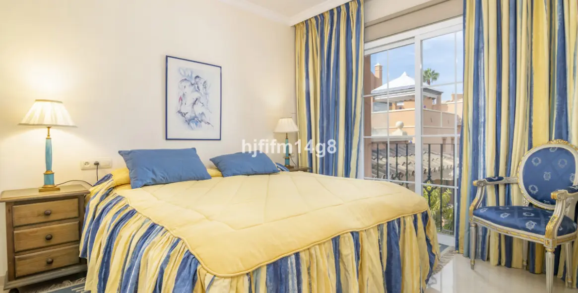 Sale of penthouse duplex in Nueva Andalucía 18