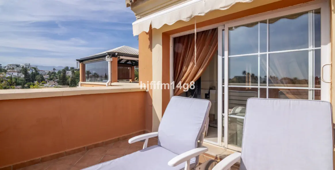 Sale of penthouse duplex in Nueva Andalucía 23