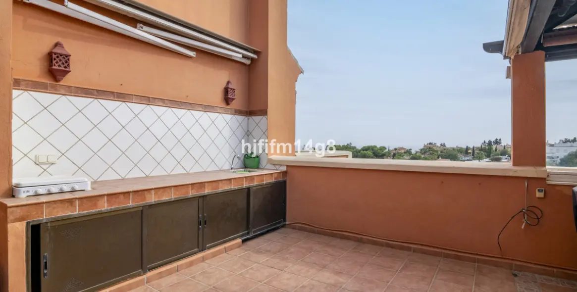 Sale of penthouse duplex in Nueva Andalucía 25
