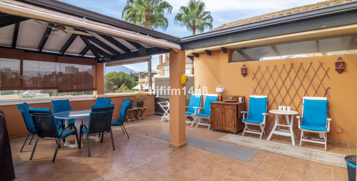 Sale of penthouse duplex in Nueva Andalucía 26