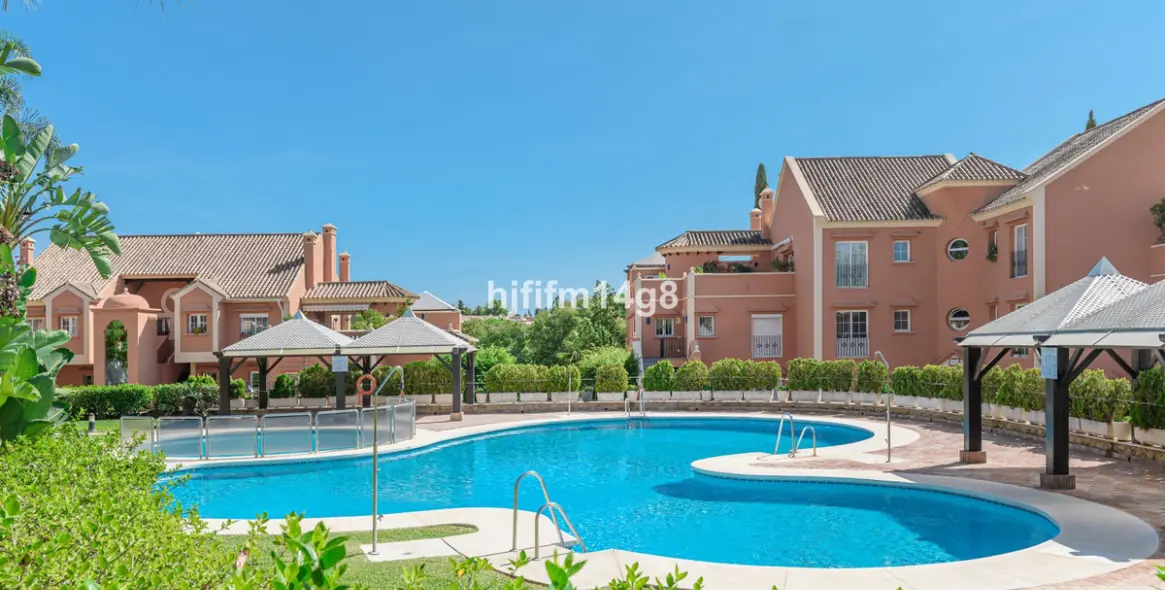 Sale of penthouse duplex in Nueva Andalucía 27