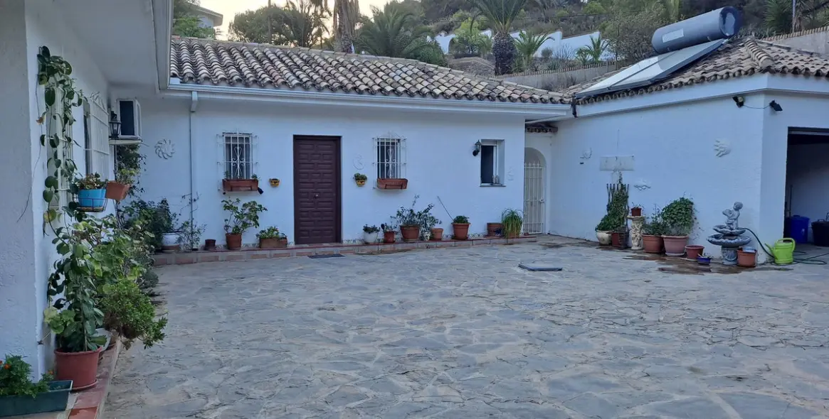 Продажа  отдельно стоящей виллы в Mijas 3