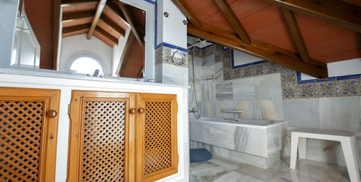 Sale of penthouse duplex in Mijas Golf 11