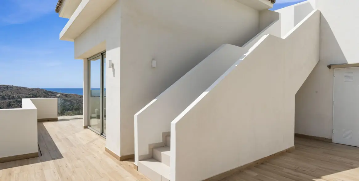 Sale of penthouse in Benahavís 26