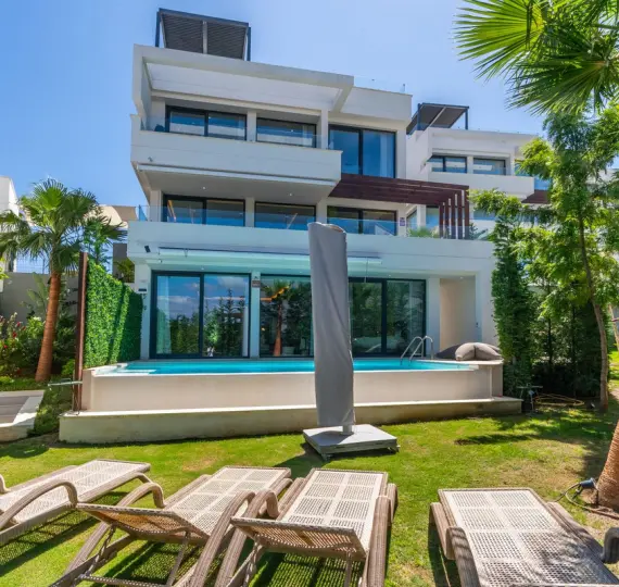 Venta de villa independiente en La Cala Golf
