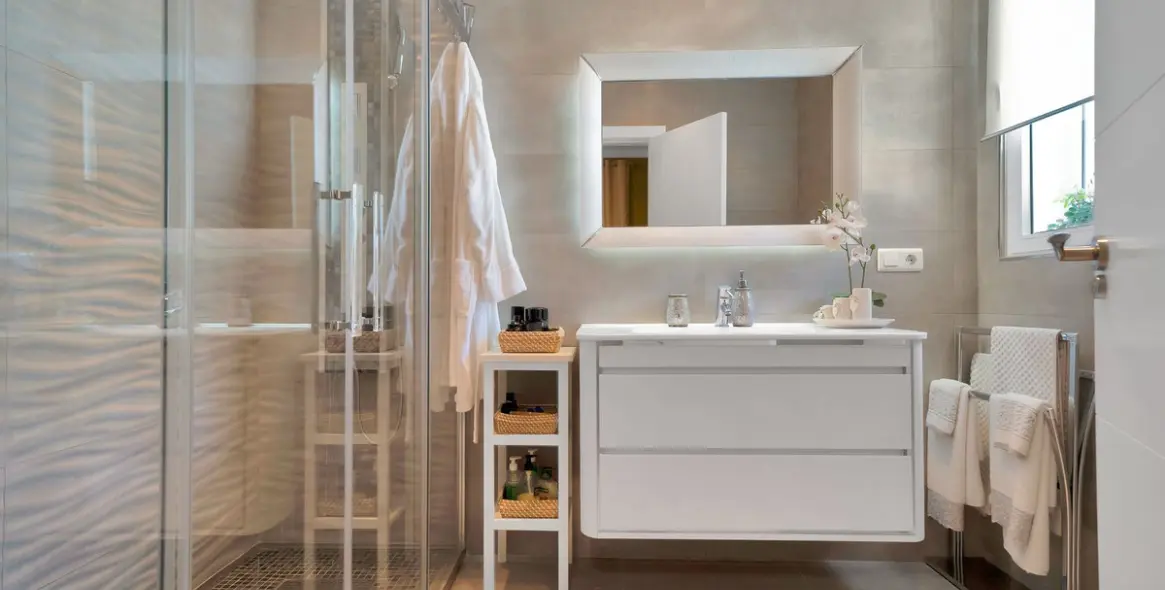 Sale of detached villa in Estepona 9