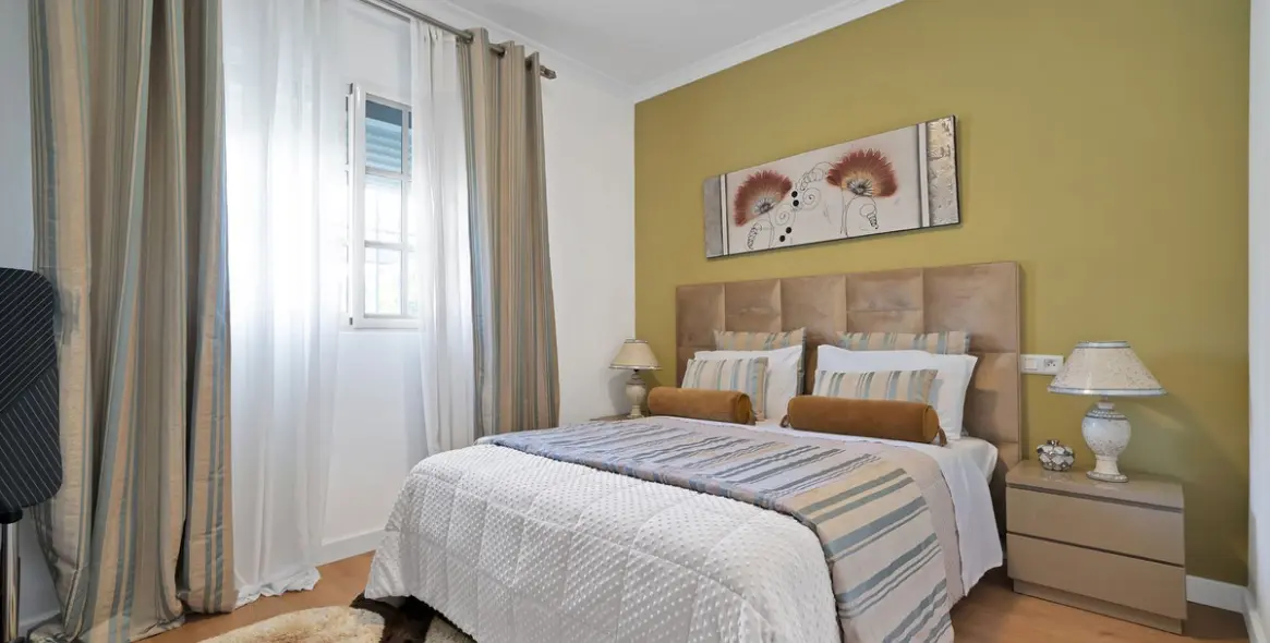 Sale of detached villa in Estepona 14