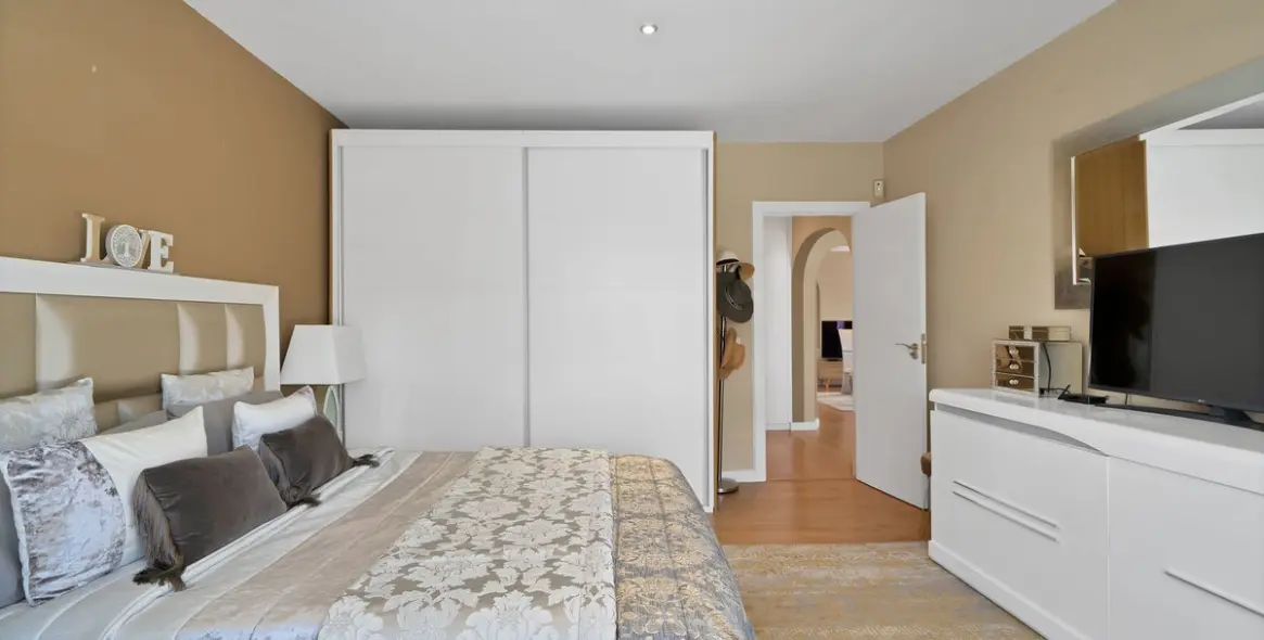 Продажа  отдельно стоящей виллы в Estepona 26