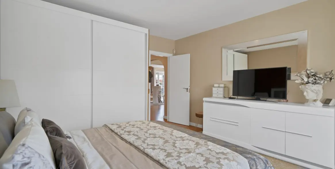 Продажа  отдельно стоящей виллы в Estepona 27