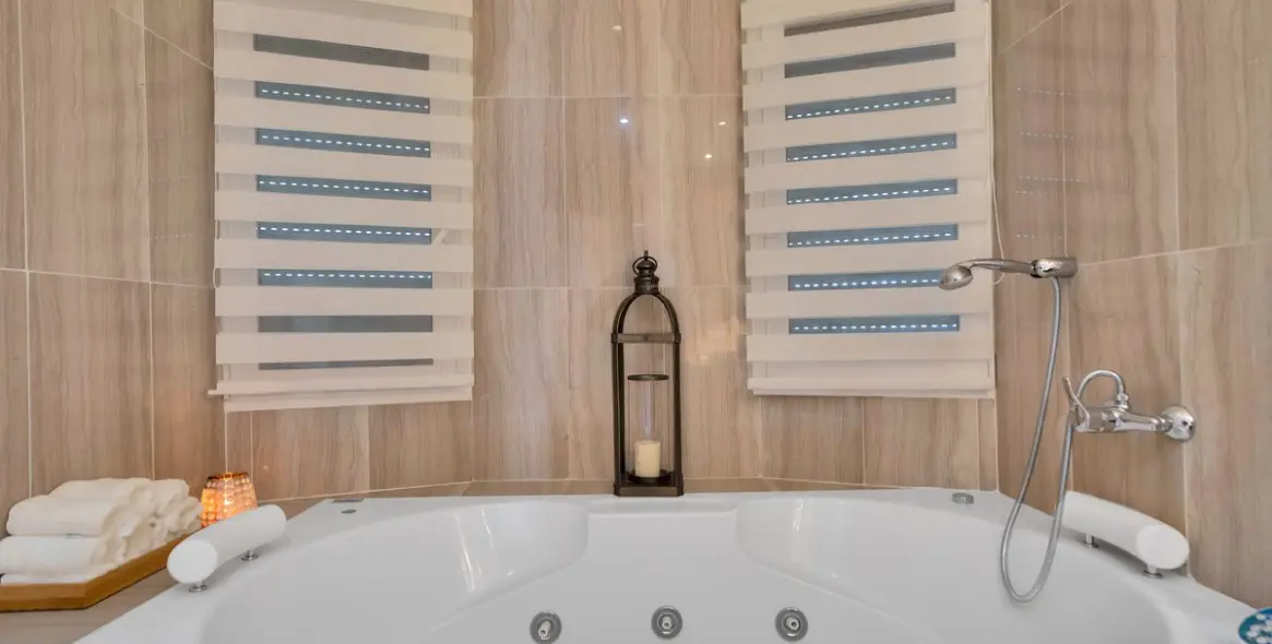 Продажа  отдельно стоящей виллы в Estepona 29