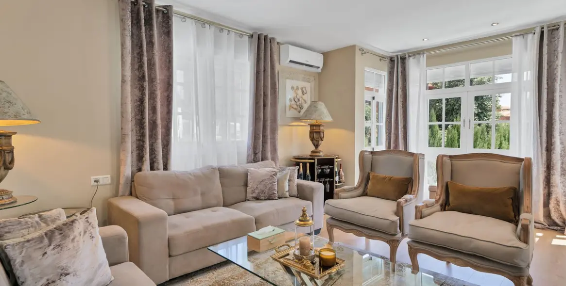 Продажа  отдельно стоящей виллы в Estepona 36