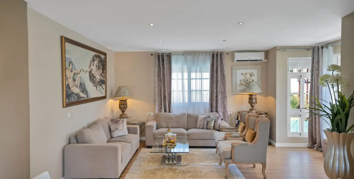 Продажа  отдельно стоящей виллы в Estepona 39