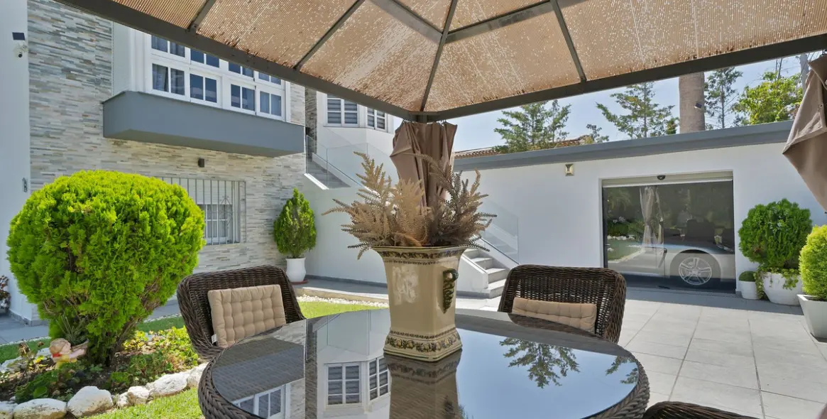 Продажа  отдельно стоящей виллы в Estepona 49