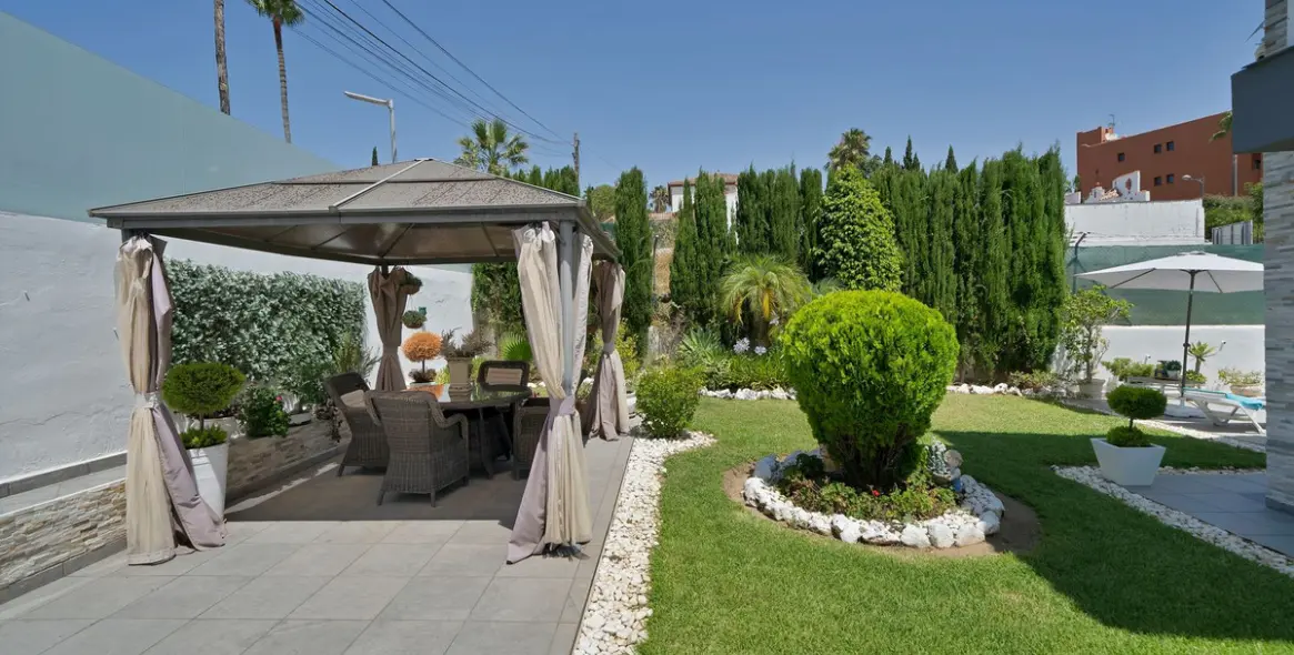 Продажа  отдельно стоящей виллы в Estepona 51