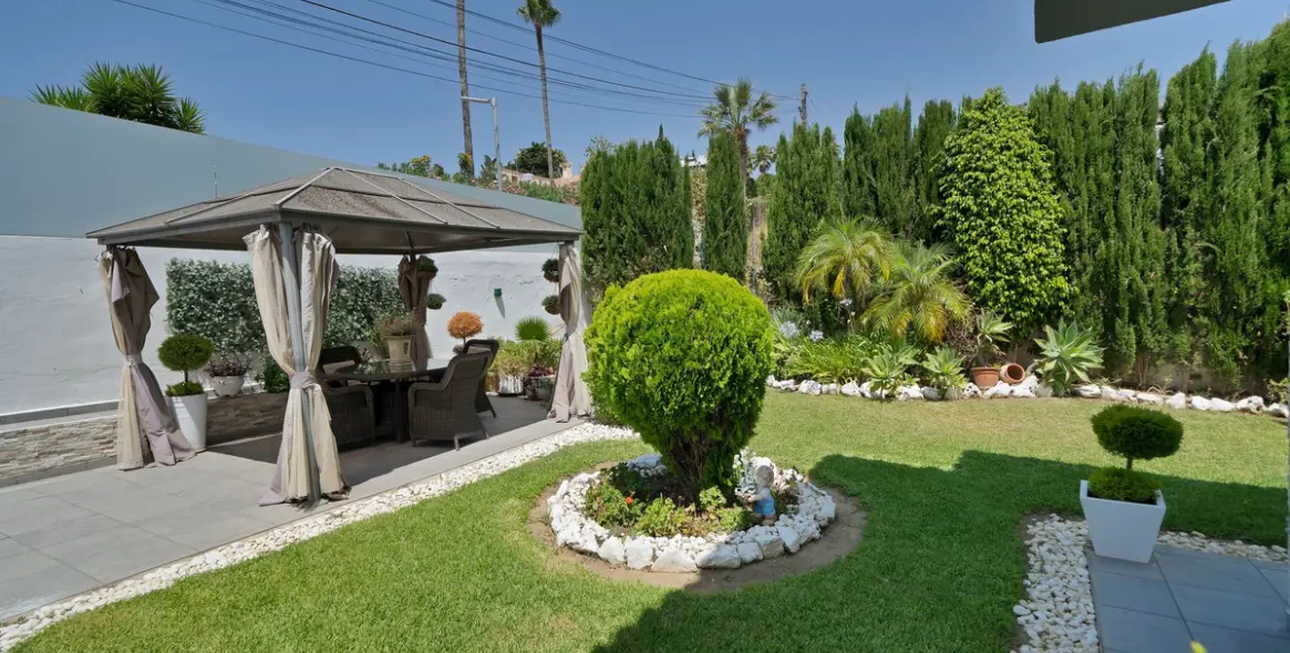 Продажа  отдельно стоящей виллы в Estepona 52