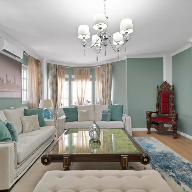 Sale of detached villa in Estepona