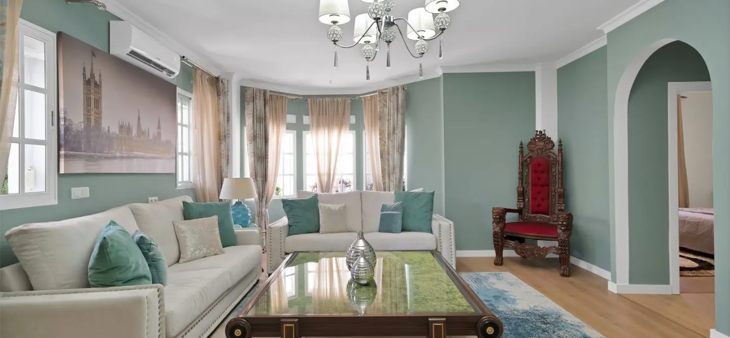 Sale of detached villa in Estepona 3