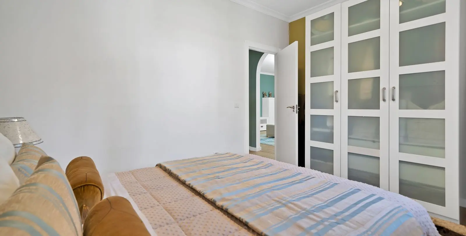 Sale of detached villa in Estepona 15