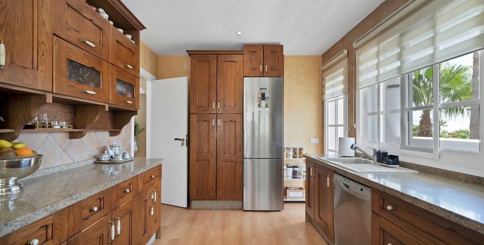 Sale of detached villa in Estepona 23