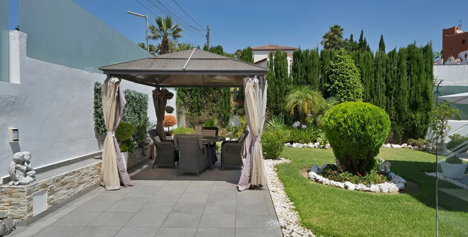 Sale of detached villa in Estepona 47