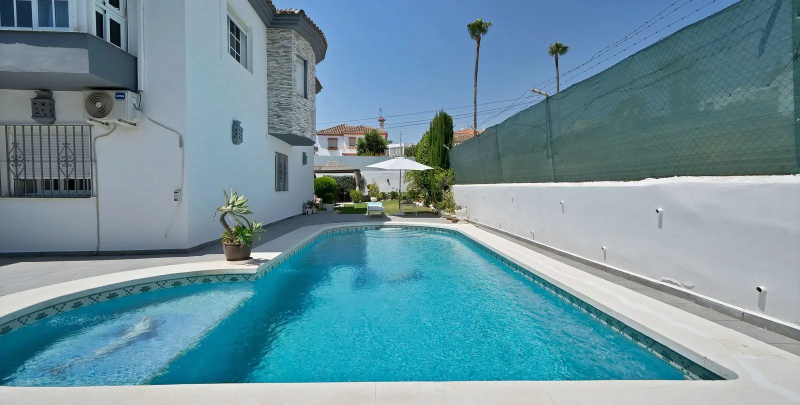 Sale of detached villa in Estepona 57