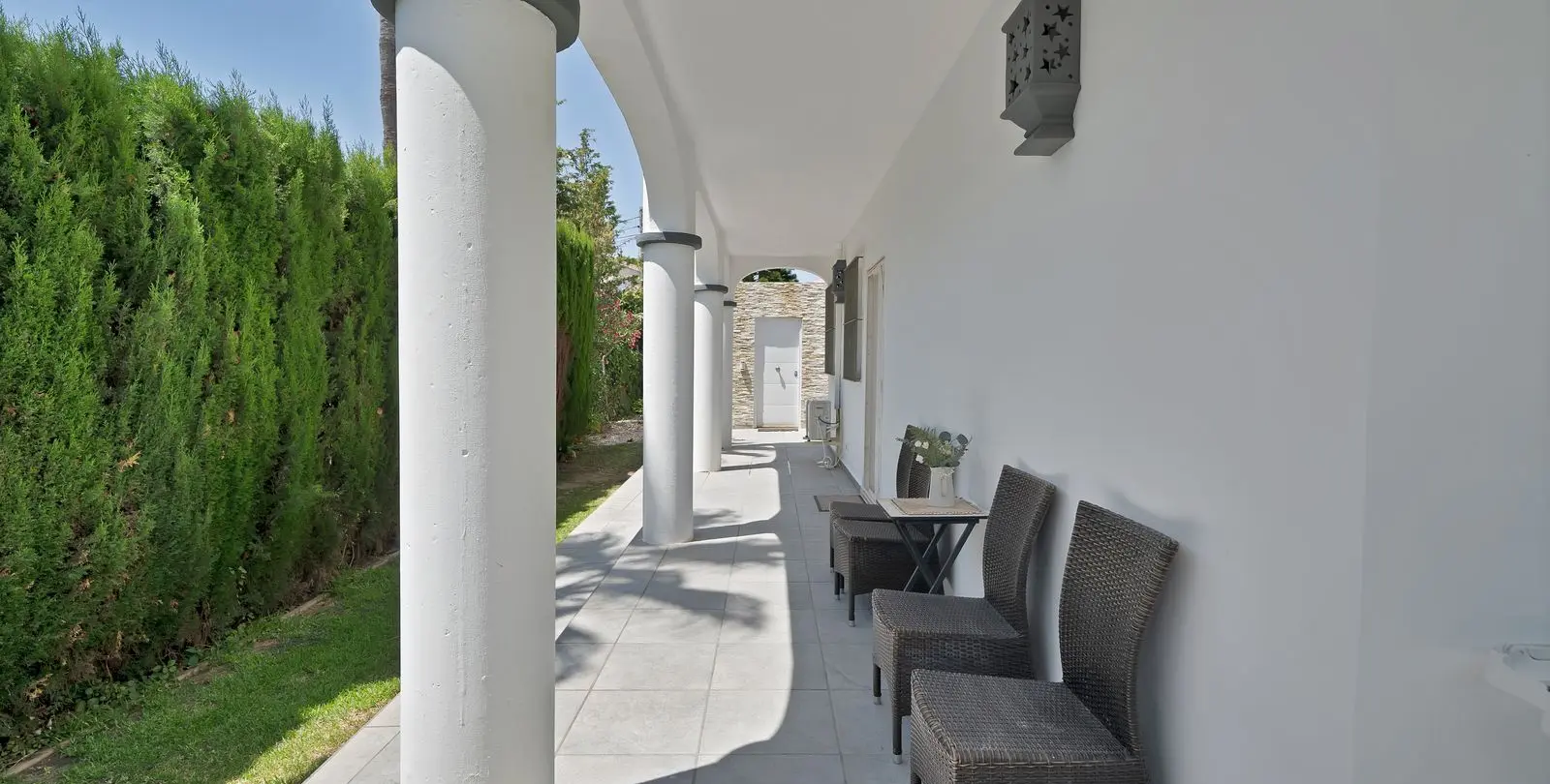 Sale of detached villa in Estepona 60