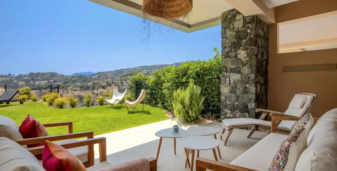 Продажа апартаментов на первом этаже в Benahavís 2